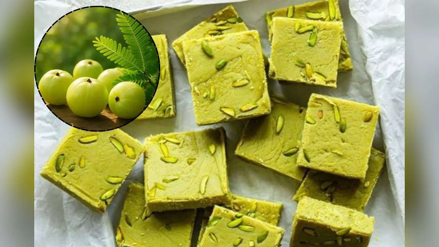 Amla Barfi Recipe: घर पर बनाएं स्वादिष्ट और सेहतमंद मिठाई – आंवले की बरफी