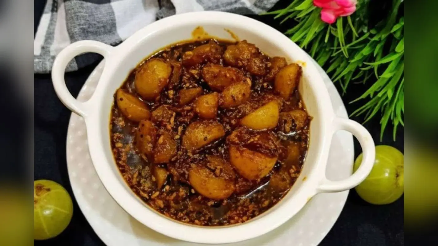 Amla Launji Recipe: जानें कैसे बनाएं खट्टी-मीठी आंवला लौंजी – सफर में ले जानें के लिए सबसे बेस्ट ऑप्शन