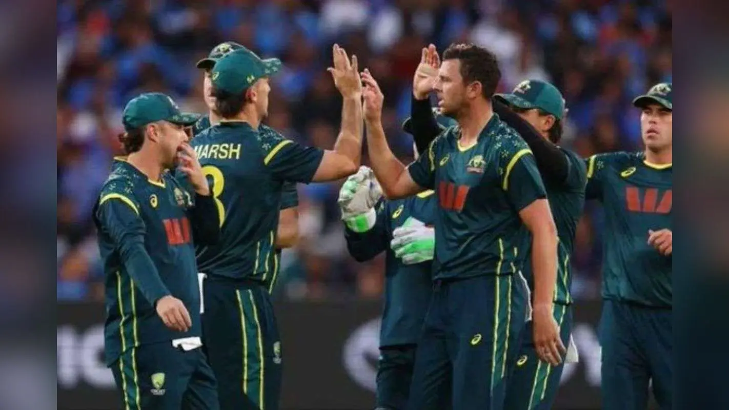 IND vs AUS: ऑस्ट्रेलिया को लगा झटका, ये धाकड़ बल्लेबाज आखिरी दो टी20 मैच के लिए टीम से बाहर, सामने आई बड़ी वजह
