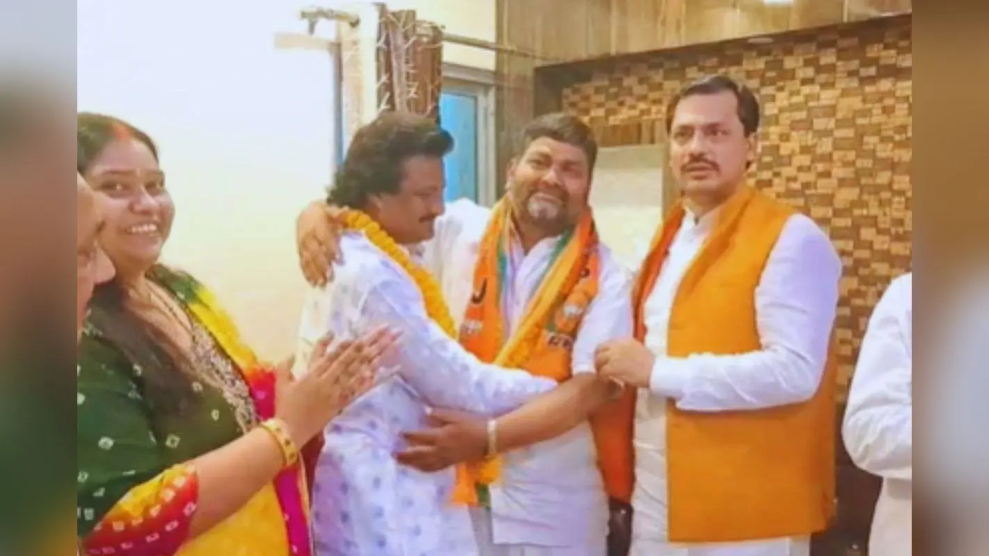 Bihar Election 2025: वोटिंग से ठीक एक दिन पहले जनसुराज को बड़ा झटका, बिहार की इस सीट के प्रत्याशी BJP में शामिल
