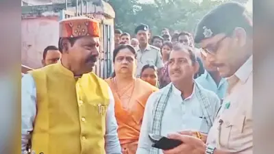 Bihar Chunav 2025: पोलिंग बूथ पर दारोगा को धमकी देने वाले भाई वीरेंद्र जायेंगे जेल? चुनाव आयोग ने लिया ये कड़ा एक्शन