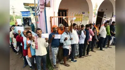 Bihar Election 2025: फर्स्ट फेज की वोटिंग में तनाव, कहीं BJP कार्यकर्ता हिरासत में तो कहीं मारपीट में नेताओं का फूटा सिर
