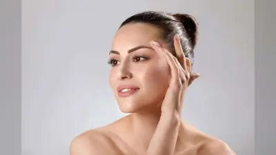 Coconut Oil for Eyebrows: पतली आइब्रो से हैं परेशान, तो नारियल तेल लगाकर इसे बनाएं घने, सुंदर व चमकदार