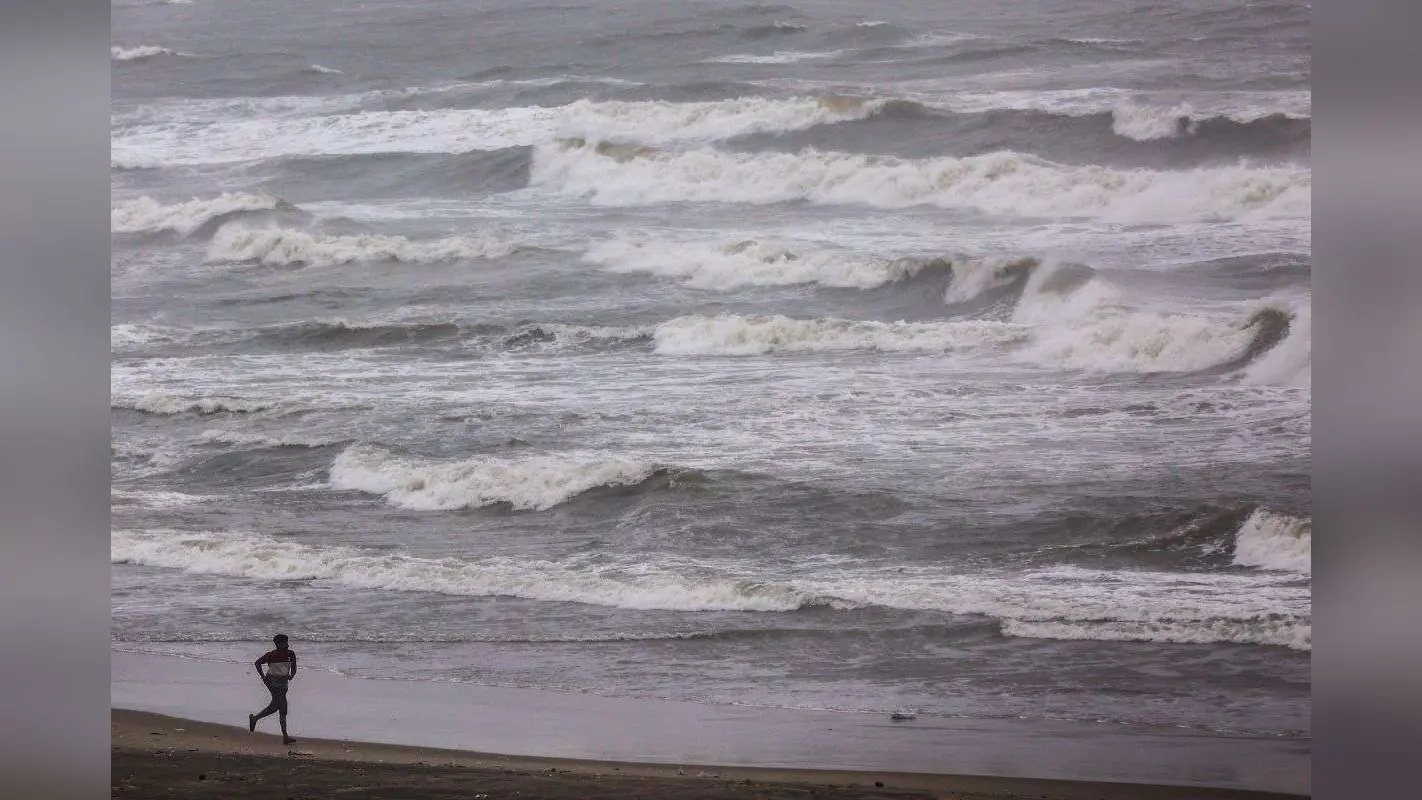 Cyclone Alert: 48 घंटों में बदल सकता है मौसम, 1 दिसंबर तक इन राज्यों में बारिश के आसार, IMD का अलर्ट