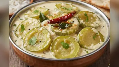 Dahi Lauki Ki Sabji: बोरिंग लौकी में लगाएं स्वाद का तड़का, इस तरह तैयार करें दही और लौकी से बनी ये स्वादिष्ट सब्जी