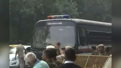 Delhi Blast: दिल्ली विस्फोट मामले में NIA की ताबड़तोड़ कार्रवाई, तीन डॉक्टर समेत 4 गिरफ्तार, कोर्ट ने 10 दिन की कस्टडी में भेजा