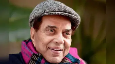 Dharmendra’s Prayer Meet: ही-मैन धर्मेंद्र को दी गई अंतिम श्रद्धांजलि, सलमान-शाहरुख से लेकर बाॅलीवुड के कई सितारे हुए शामिल