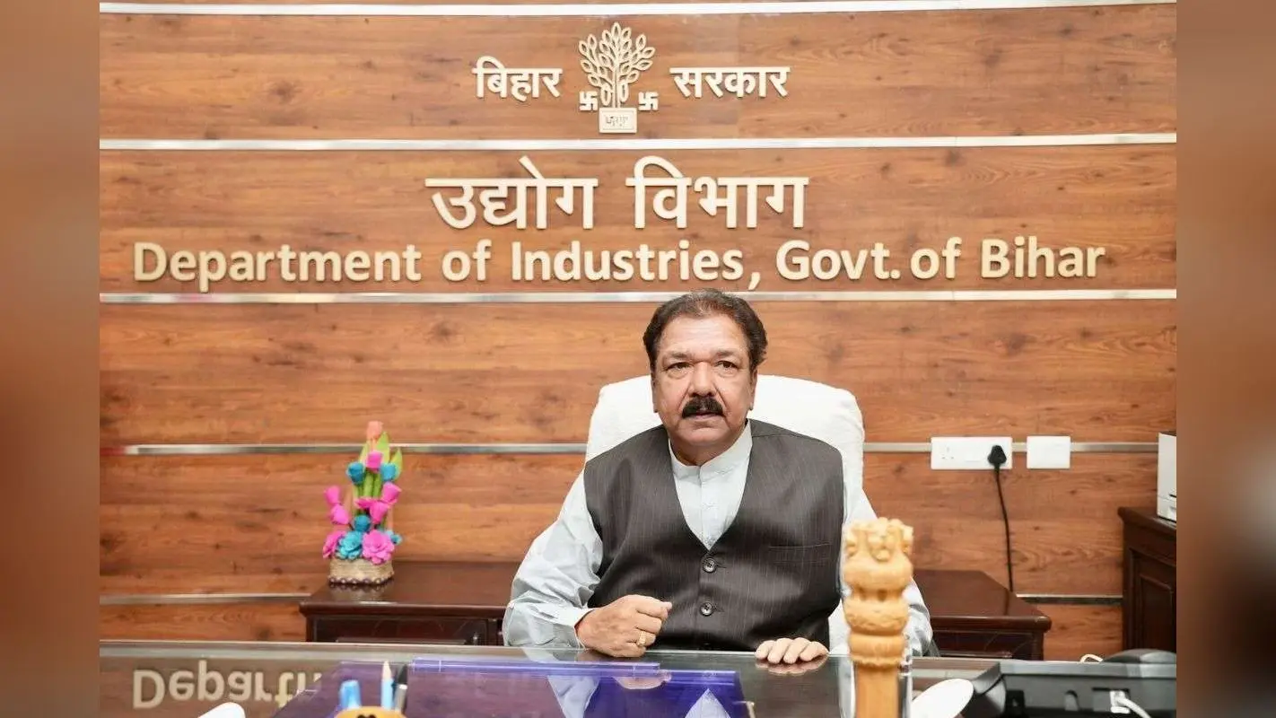 विभाग संभालते ही एक्शन में नए उद्योग मंत्री, दिलीप जायसवाल बोले- युवाओं को रोजगार देना मेरी पहली प्राथमिकता