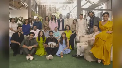 Dining With The Kapoors Trailer: ‘डाइनिंग विद द कपूर्स’ के ट्रेलर में दिखा कपूर खानदान का धमाल, रणबीर-करीना ने लूटी महफिल, देखें VIDEO