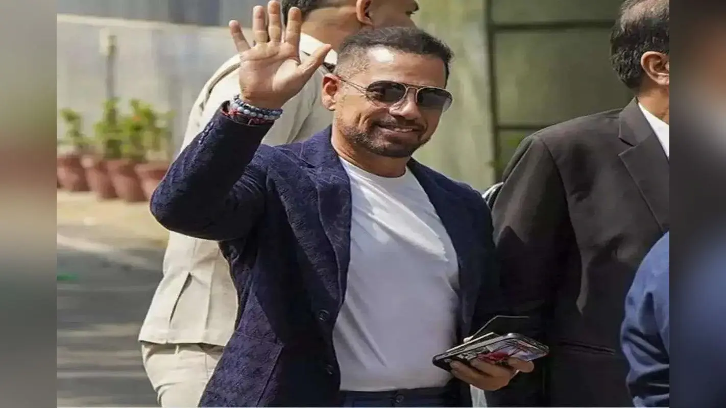 रॉबर्ट वाड्रा पर ED का शिकंजा, चार्जशीट किया दाखिल