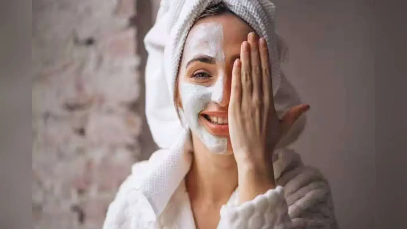 Skin Care Tips: बेदाग और खूबसूरत चेहरा पाने के लिए लगाएं ये फेस पैक, मिलेंगे चौंकाने वाले फायदे