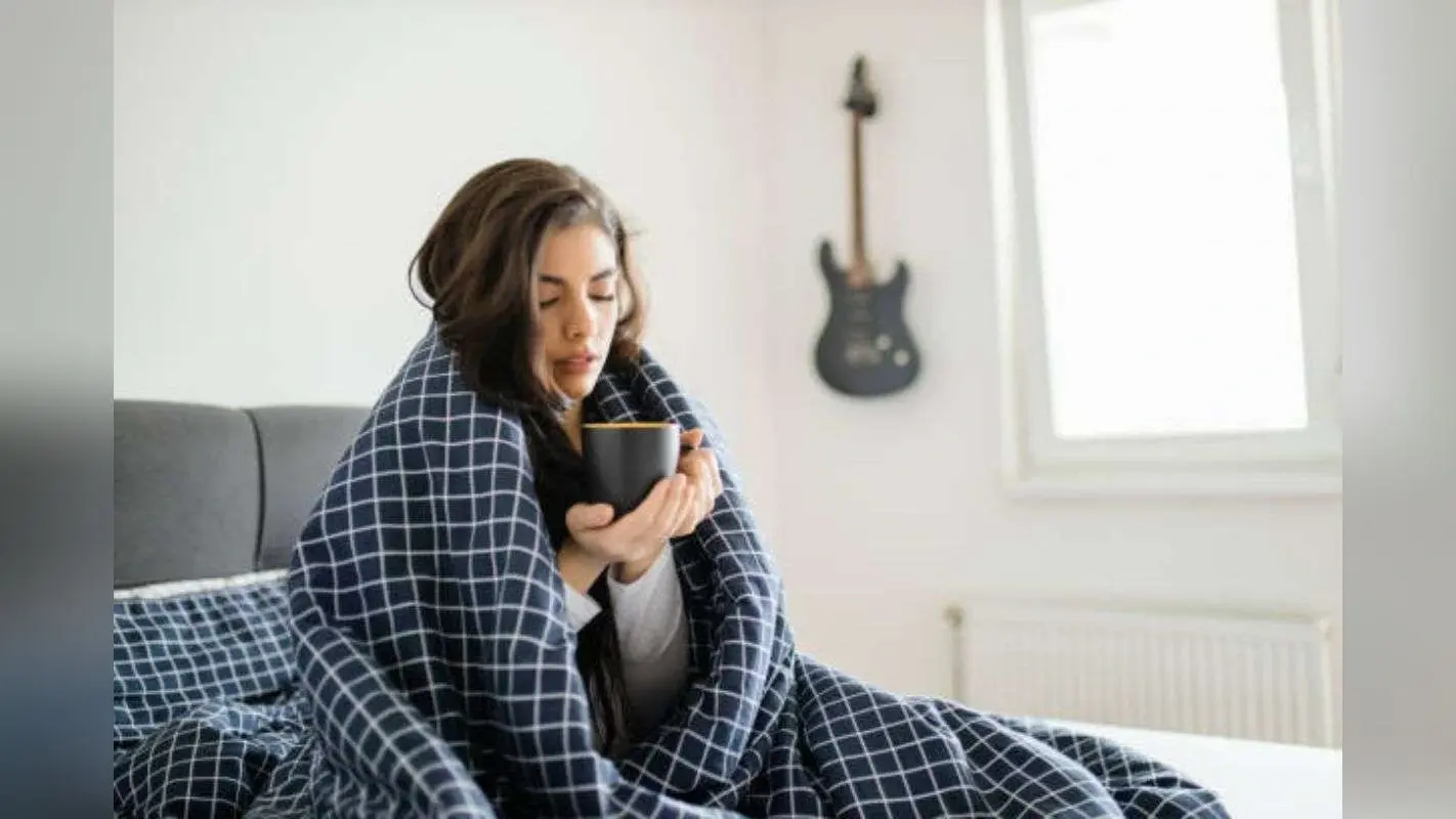 Winter Care Tips: अगर आपको भी लगती है दूसरों से अधिक ठंड, तो हो सकती है सेहत से जुड़ी ये वजह
