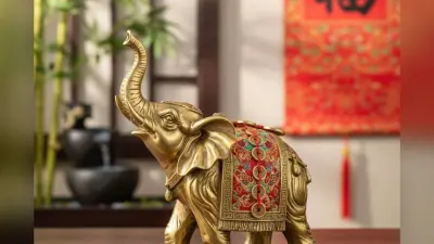 Feng Shui Tips for Elephant Statue: सिर्फ एक हाथी बदल सकता है घर की ऊर्जा, जानें फेंगशुई के जरूरी नियम