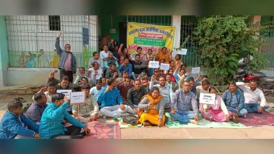आजीविकाकर्मियों को राज्य कर्मी का दर्जा दे सरकार
