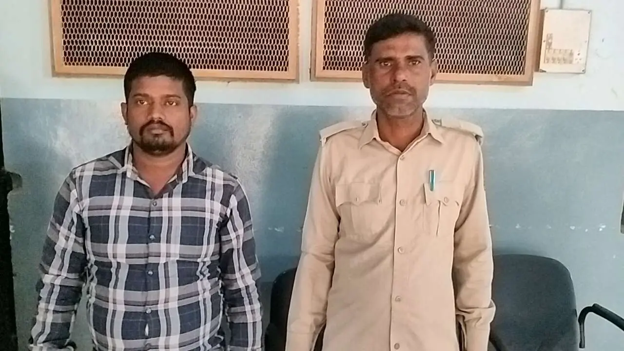 पांच लीटर महुआ शराब के साथ तस्कर गिरफ्तार