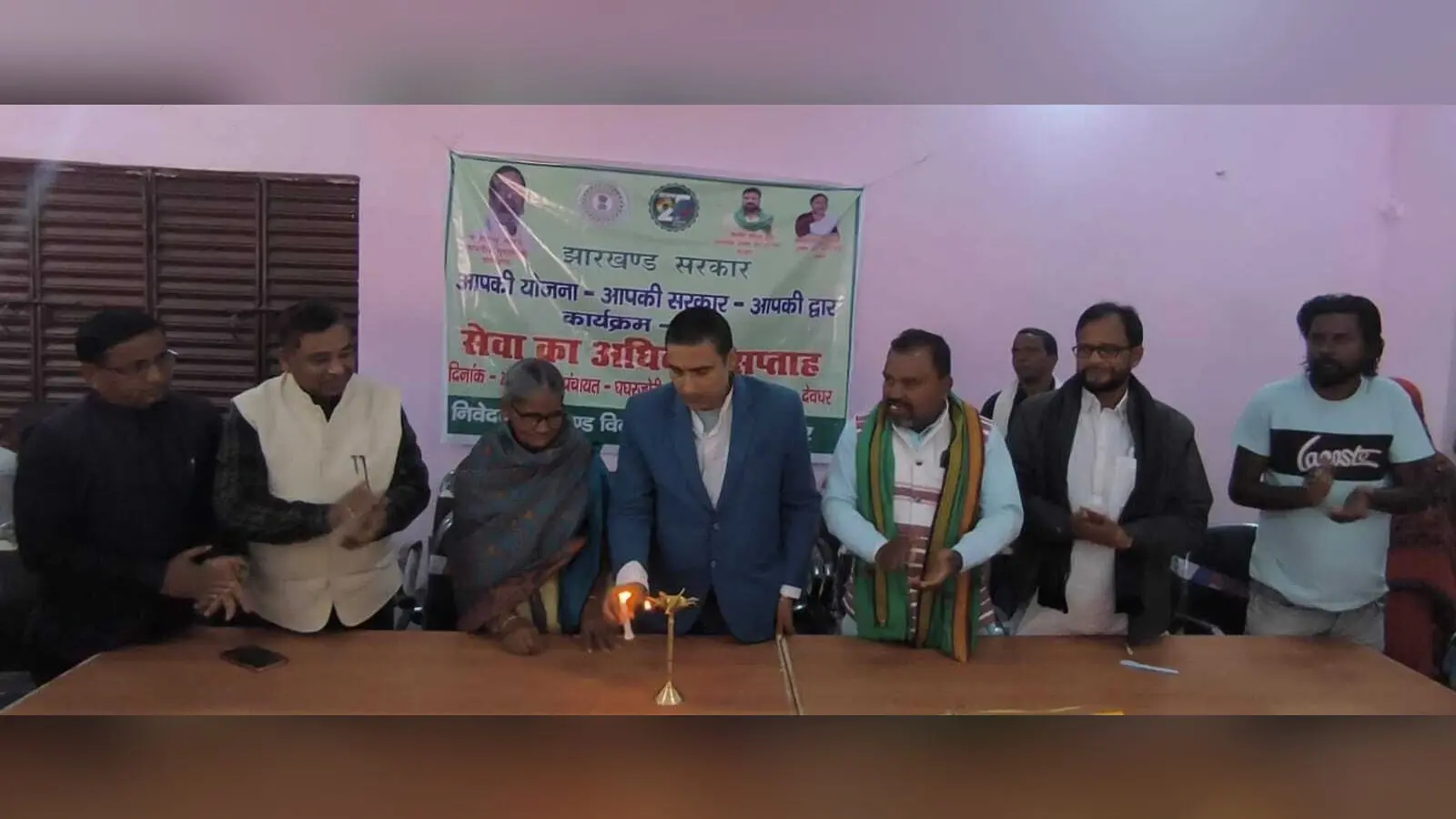 सेवा का अधिकार सप्ताह के तहत पंचायतों में लोगों का लिया गया आवेदन