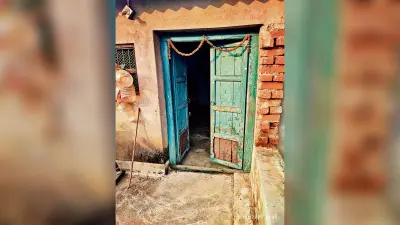 East Singhbhum News : दूसरे कमरे में सोता रहा मालिक और चोर साफ कर गये अलमीरा