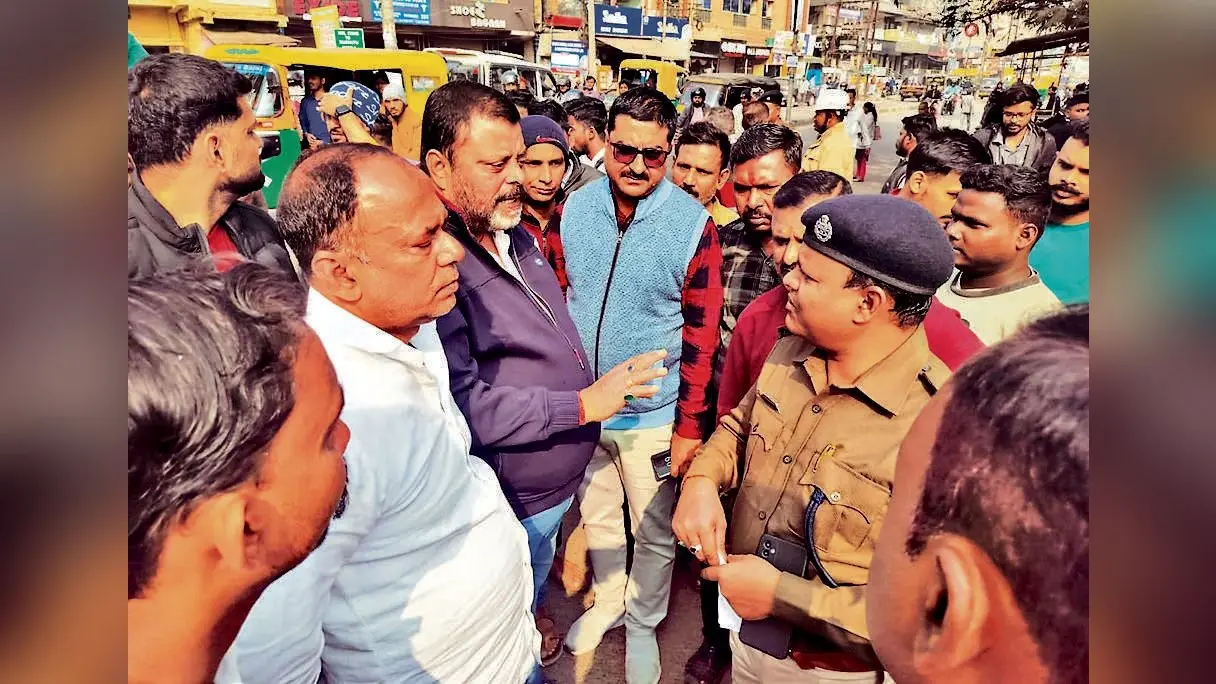 Jamshedpur News : मानगो, दाइगुट्टू, न्यू पुरुलिया रोड के लोगों और व्यवसायियों के दबाव में मानगो फ्लाइओवर का काम रुका