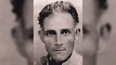 Gajanan Madhav Muktibodh : मुक्तिबोध की जयंती पर पढ़ें ‘सतह से उठता आदमी’ से कुछ उद्धरण