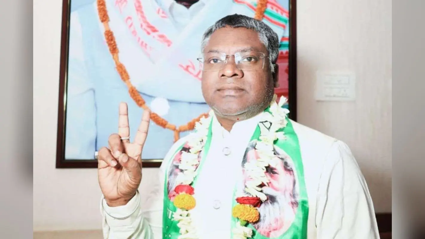 घाटशिला उपचुनाव में JMM के सोमेश सोरेन की रिकॉर्ड तोड़ जीत, BJP के बाबूलाल को बुरी तरह दी पटखनी