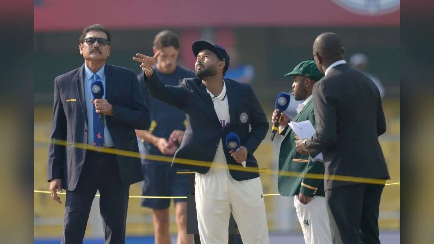 IND vs SA 2nd Test: गुवहाटी में भारत की पहले गेंदबाजी, टीमों ने प्लेइंग इलेवन में किए बदलाव, इस भारतीय को मिला मौका