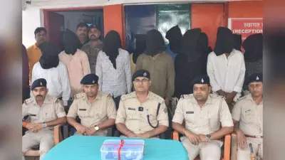 बिहार विधानसभा चुनाव में 17 लाख की अवैध शराब खपाने की साजिश नाकाम, झारखंड से 11 तस्कर अरेस्ट