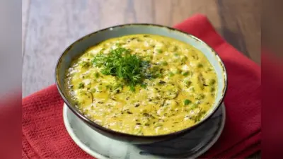 Methi Matar Malai Recipe: बनाएं ढाबा स्टाइल मेथी मटर मलाई, मेहमानों को दें शाही दावत का स्वाद