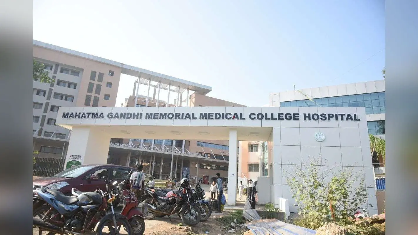 MGM में 15 दिनों से बंद हैं कई जरूरी जांच, मरीजों को बाहर खर्च करने पड़ रहे 300 से 900 रुपये
