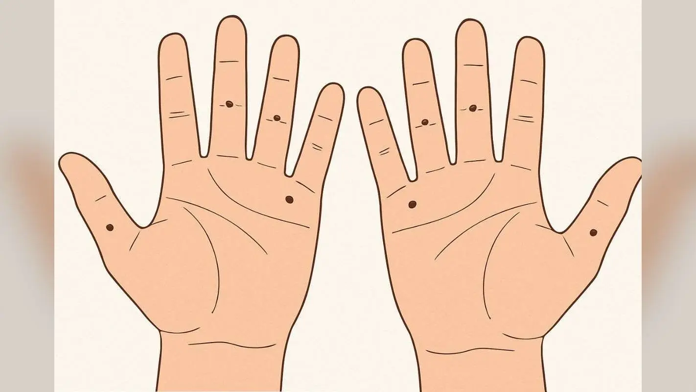 Moles On Hand Personality Traits: हाथों का तिल खोलता है पर्सनालिटी के बड़े राज, जानिए शरीर का तिल क्या बताता है आपके बारे में