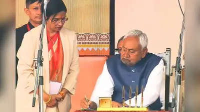 नीतीश कुमार ने 10वीं बार ली मुख्यमंत्री पद की शपथ, सम्राट चौधरी और विजय सिन्हा बने बिहार के डिप्टी सीएम