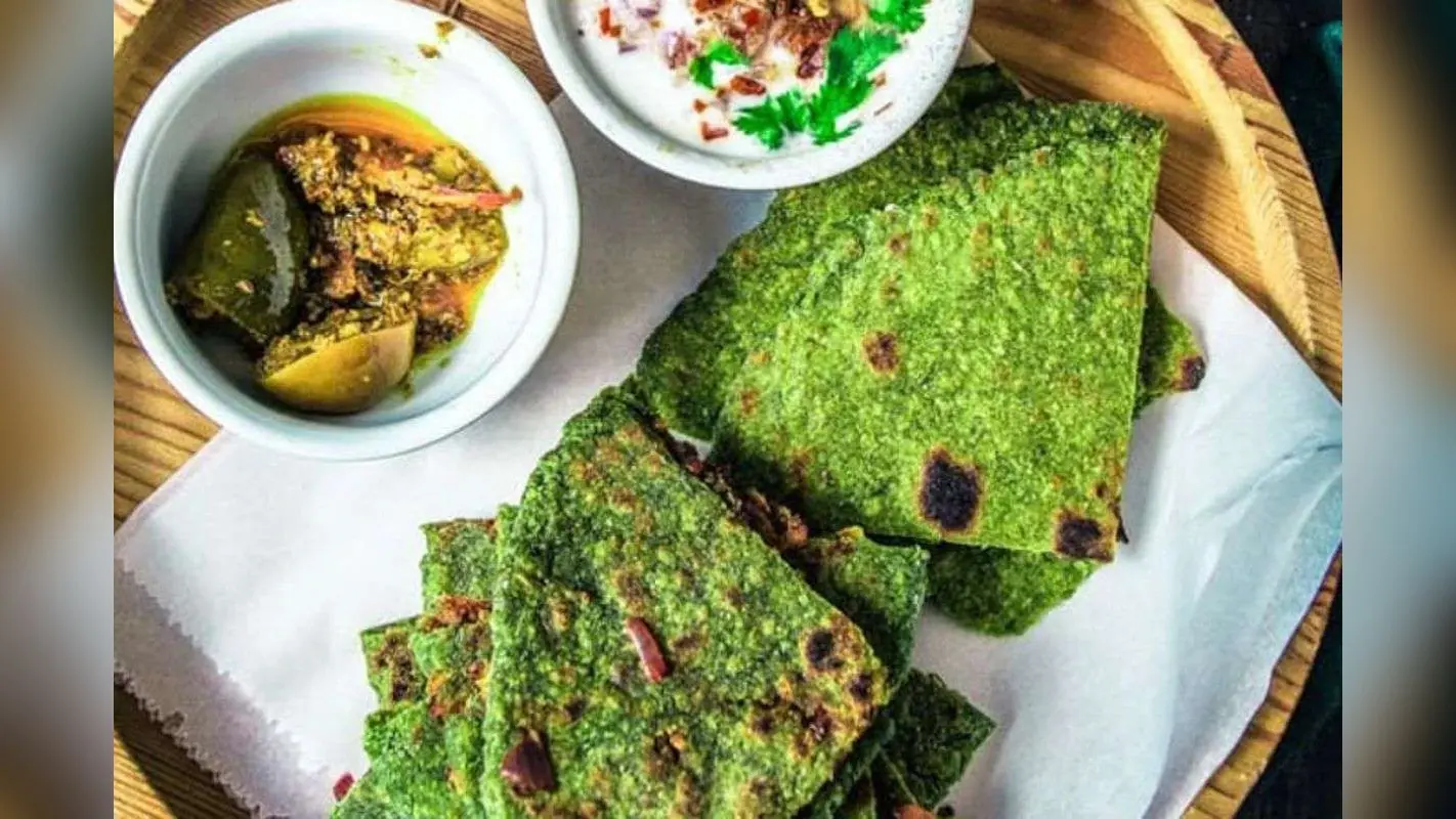 Oats Spinach Paratha Recipe: सर्दियों में सुबह के नाश्ते के लिए बेस्ट है स्वाद से भरपूर ओट्स पालक का पराठा, मिनटों में हो जाएगा तैयार