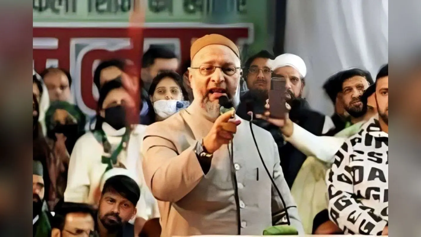 Bihar Election 2025: सीमांचल में ओवैसी का तेजस्वी पर सियासी हमला,“जो अपने भाई का नहीं हुआ, वो मुसलमानों का क्या होगा?”