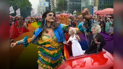 खुशी से झूम उठा LGBT समुदाय जब पूर्व राष्ट्रपति को हुई जेल, जिसने कहा था- समलैंगिक पुत्र होने से अच्छा है बेटा न हो