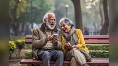 बुजुर्गों के लिए रामबाण हैं ये 13 सरकारी योजनाएं, पेंशन के साथ रहना-खाना और इलाज फ्री