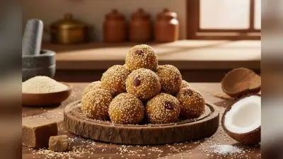 Sugar Free Coconut Til Laddu Recipe: सर्दियों के लिए है बेस्ट, बिना चीनी के बनाएं हेल्दी कोकोनट-तिल के लड्डू