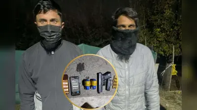 Terrorists Arrest: कश्मीर घाटी में सुरक्षा बलों को बड़ी कामयाबी, 2 हाइब्रिड आतंकवादी गिरफ्तार, हथियार और गोला-बारूद बरामद