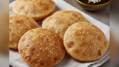 Winter Special Til-Gud Puri: मीठा खाना है पसंद, तो सर्दियों में आसानी से तैयार करें तिल-गुड़ की पूरी