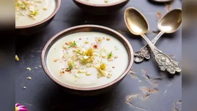 Coconut Rabri Recipe: डेजर्ट में चाहिए कुछ टेस्टी और यूनिक, तो ट्राई करें स्वादिष्ट कोकोनट रबड़ी