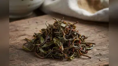 Used Tea Leaves Hack: कूड़ेदान में न फेंकें बची चाय पत्ती, घर और स्किन दोनों में ऐसे आएगी काम