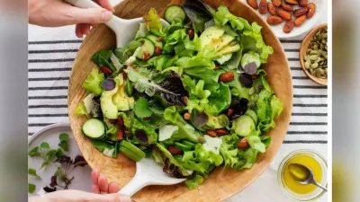 Winter Special Green Salad Recipe: सर्दियों में सुबह खाएं 5 सब्ज़ियों से बना हेल्दी ग्रीन सलाद – इसे खाने से शरीर बनेगा फुर्तीला और एनर्जेटिक