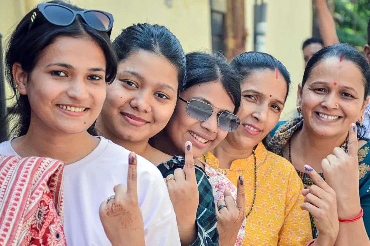 Bihar Election 2025 Phase 2 Voting: आज 11 नवंबर को वोट डालना क्यों जरूरी? युवाओं के लिए ये हैं 10 स्मार्ट कारण