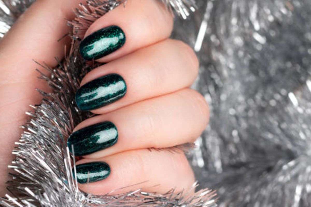 Bright Green Nail Art for Christmas