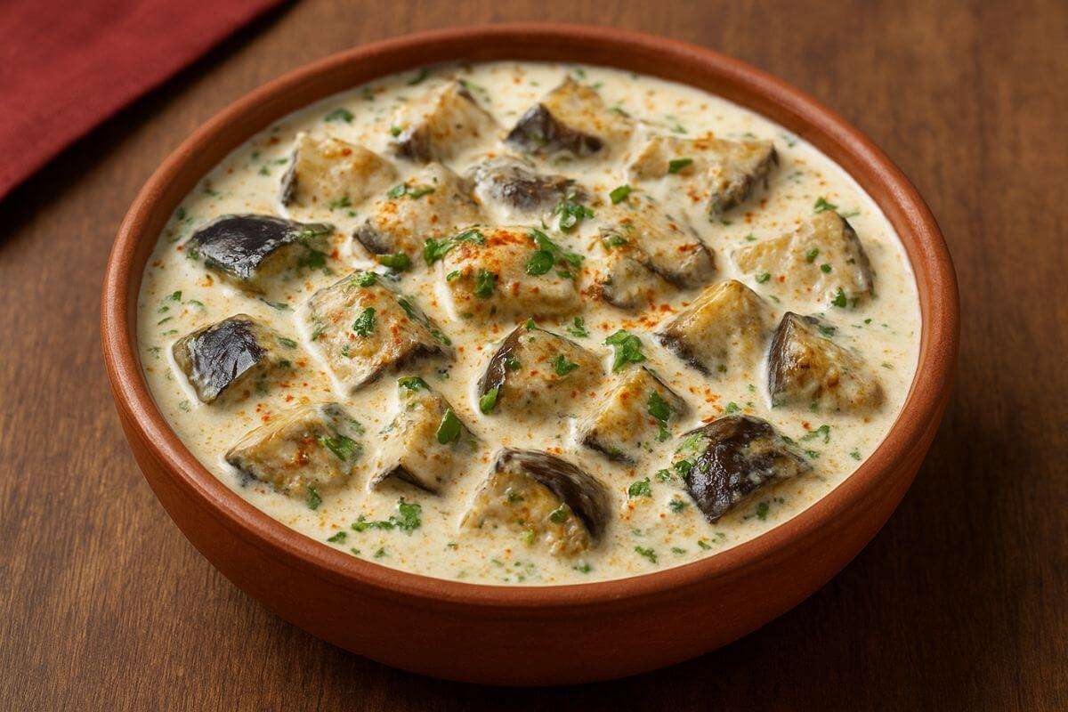 Dahi Baingan Ki Recipe: घर पर बनाएं दही बैंगन की आसान रेसिपी, खाने वाले भी बोलेंगे कमाल का है स्वाद
