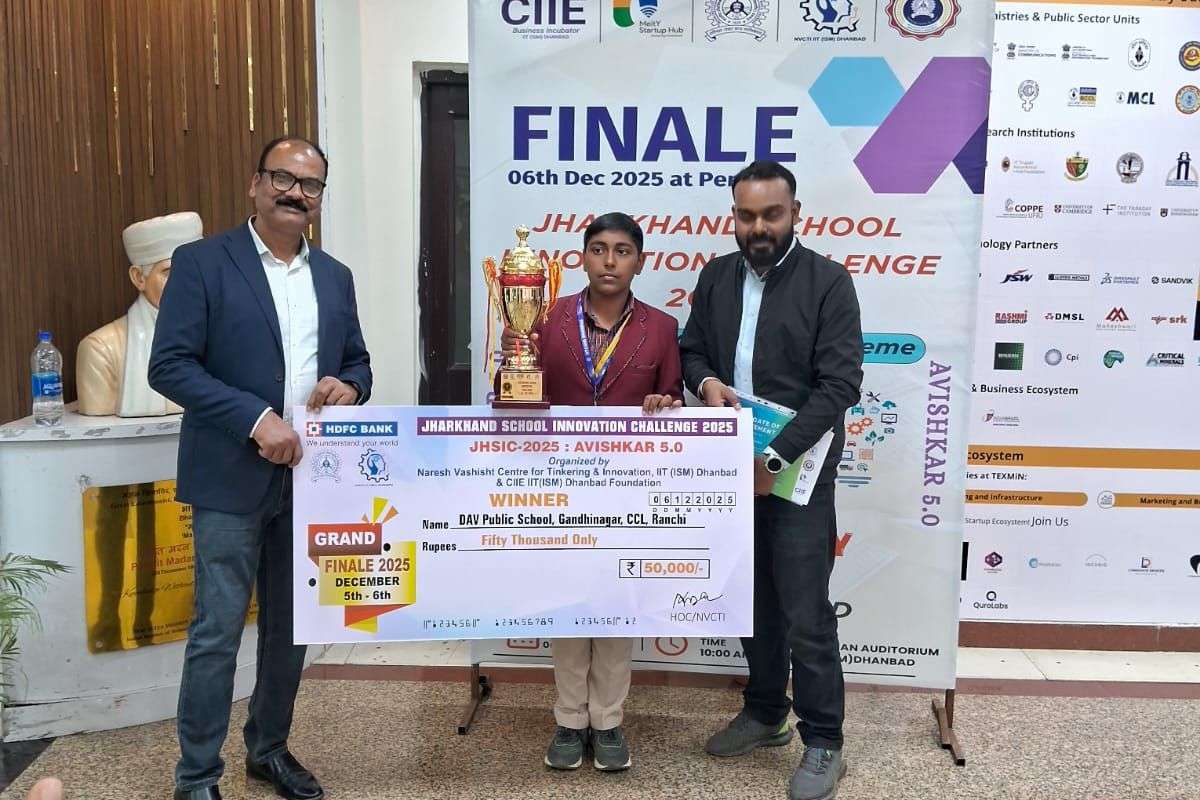 झारखंड स्कूल इंनोवेशन चैलेंज में रांची के अग्रीम को 1st प्राइज, 9वीं के छात्र ने बनाया अनोखा हेलमेट