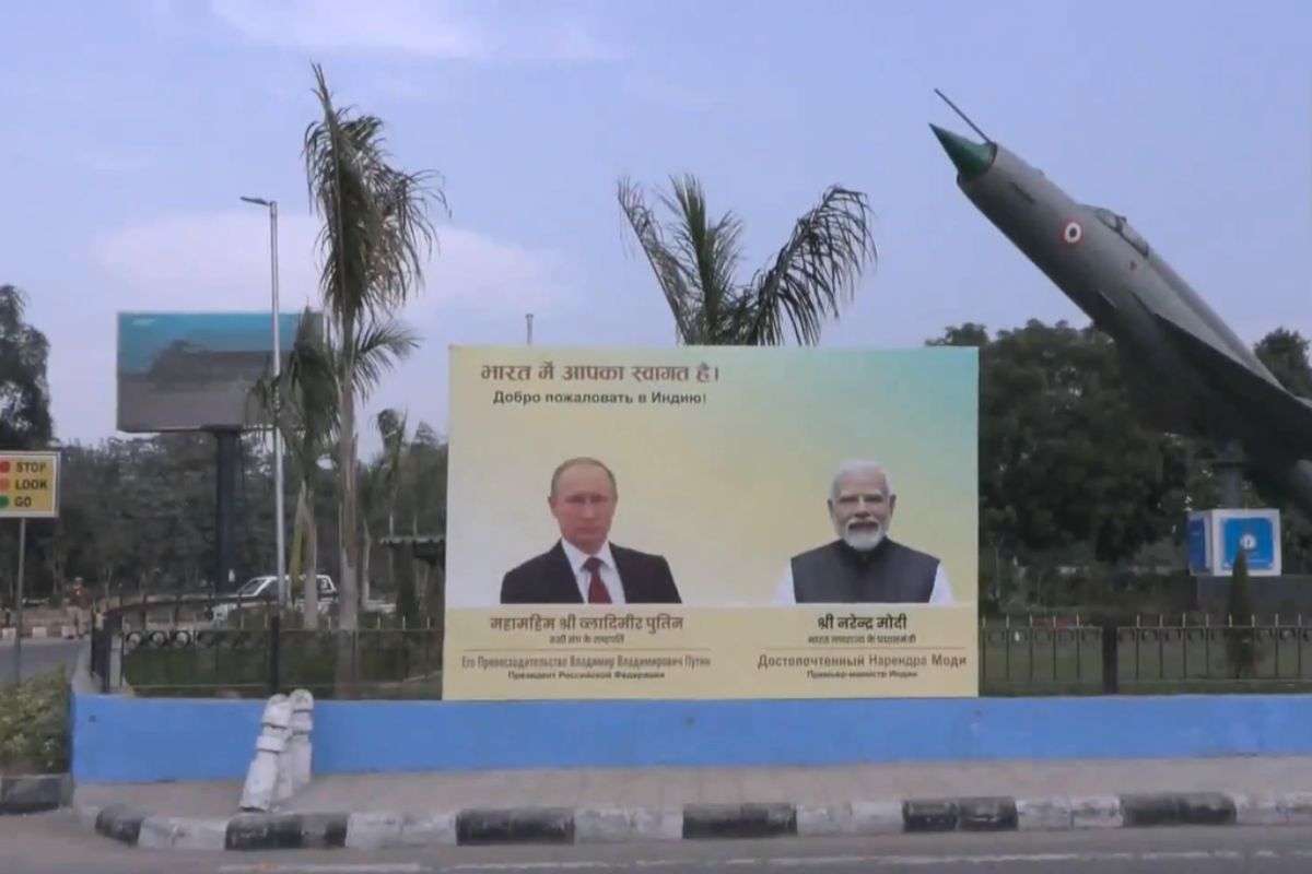 Putin India Visit: पुतिन के स्वागत में लगे पोस्टर, दिल्ली में सुरक्षा व्यवस्था चाक-चौबंद