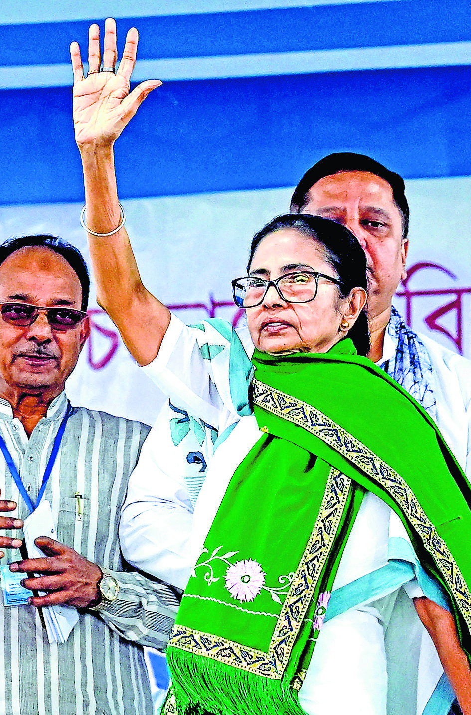 किसी भी कीमत पर बंगाल पर कब्जा करना चाहते हैं शाह: ममता