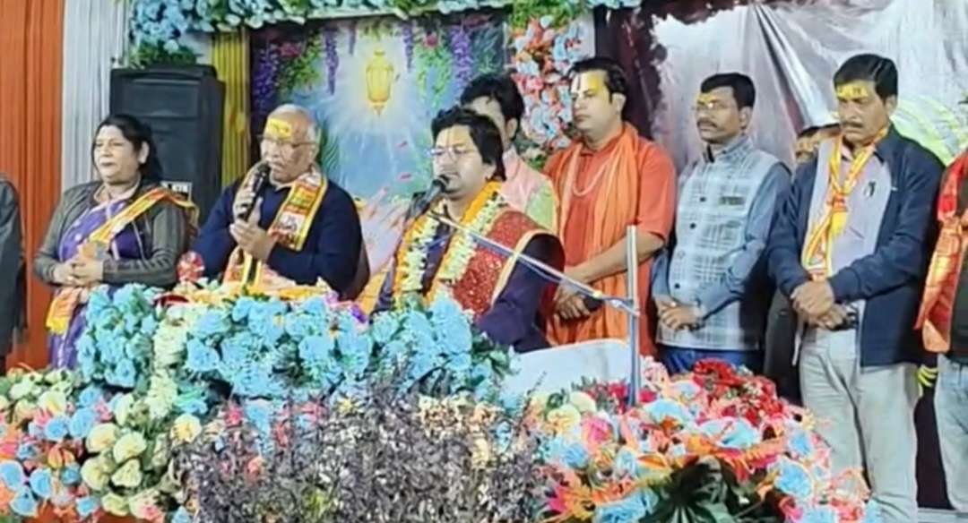 माता-पिता की सेवा से बढ़कर कोई तीर्थ नहीं, प्रेमानंद पीतांबर