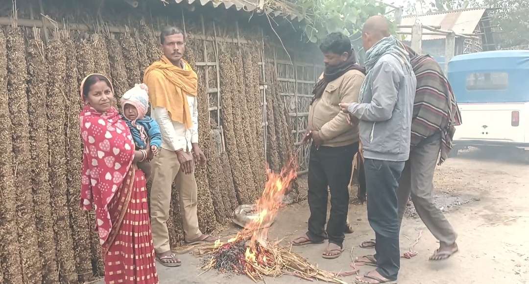 मौसम की करवट लेते ही हाड़ कंपाने वाली ठंड ने लोगों को किया परेशान