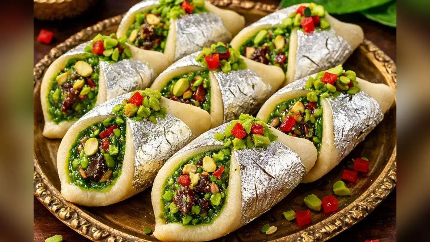 Paan Kaju Mithayi Recipe: पान के पत्ते से बनाइए ऐसी मिठाई, खाते ही हर कोई करेगा तारीफ