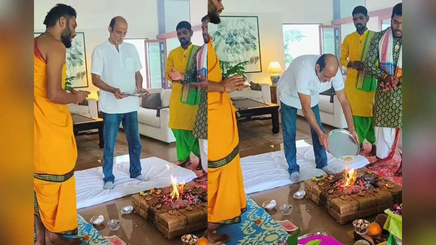 Akshaye Khanna ने अपनाया आध्यात्मिक रास्ता, घर में कराया वास्तु शांति हवन, आप भी जानें इसके लाभ